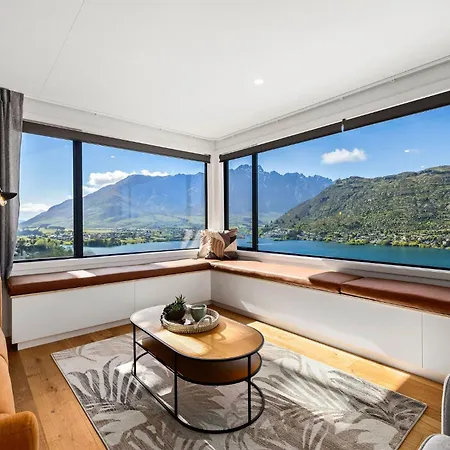 Tairanga View Villa